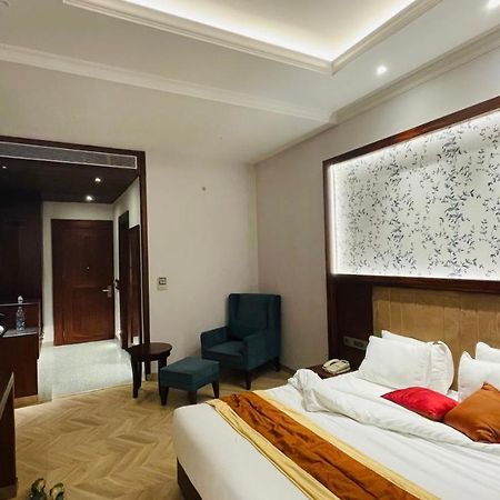 Hotel Royal Chūru Buitenkant foto