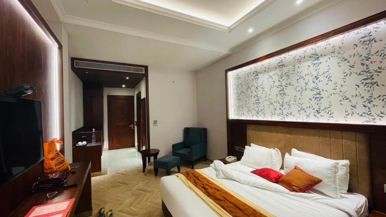 Hotel Royal Chūru Buitenkant foto