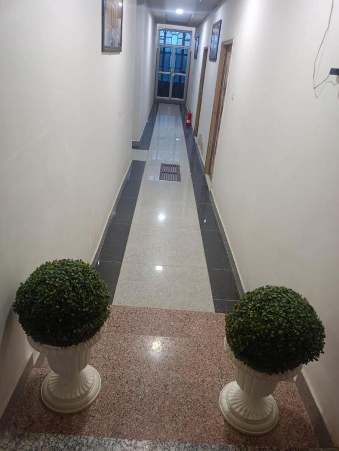Hotel Royal Chūru Buitenkant foto